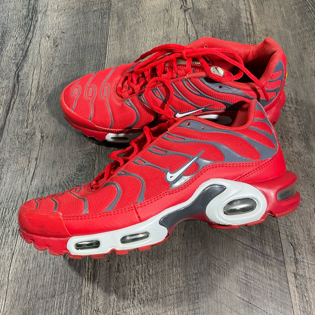 Nike Mens Air Max Plus 'Red Pure Platinum Sneakers